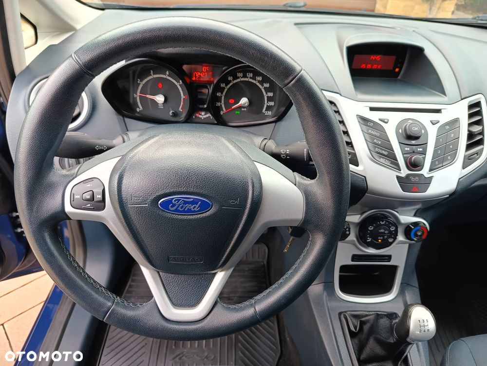 Ford Fiesta 1.25 Champions Edition - 24