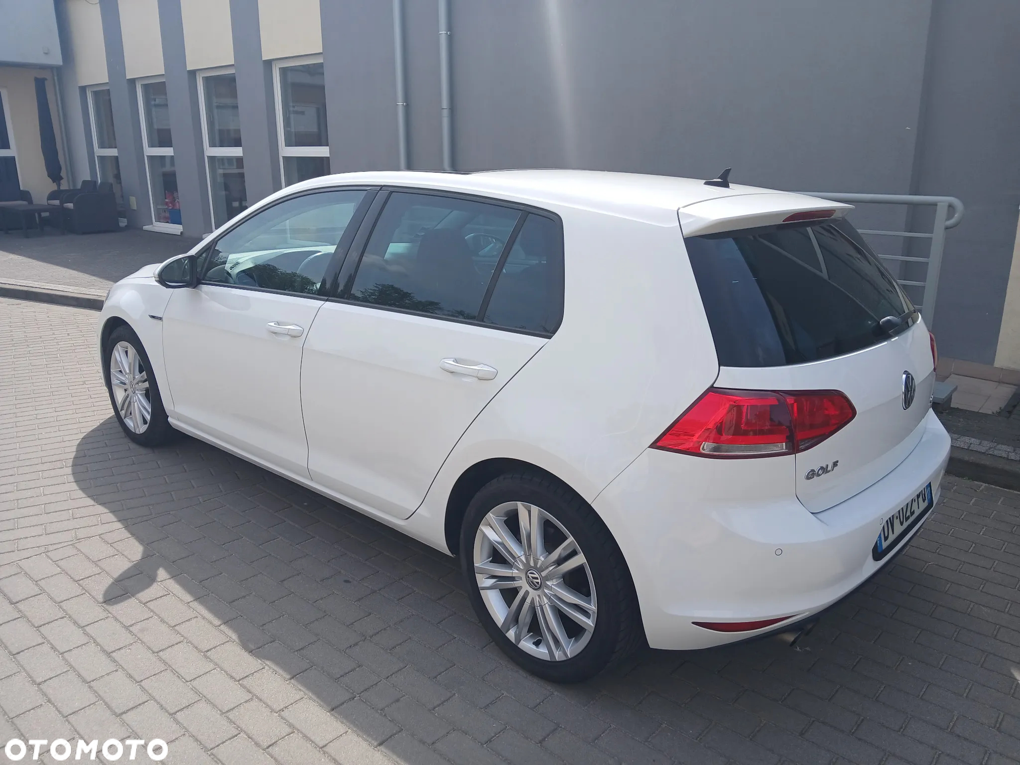 Volkswagen Golf 2.0 TDI BlueMotion Technology DSG Lounge - 13