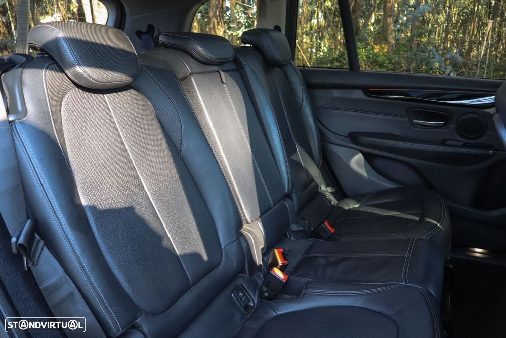 BMW 218 Gran Tourer d Auto - 8