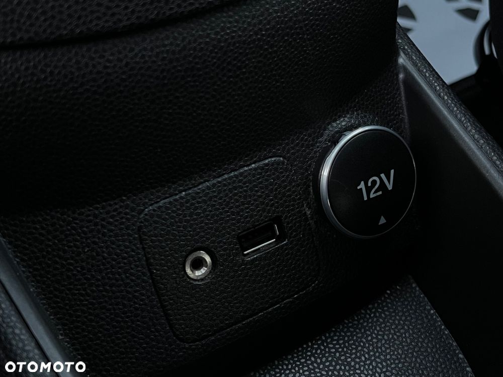 Ford Fiesta 1.0 EcoBoost Start-Stop Champions Edition - 23