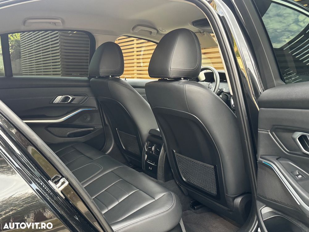 BMW Seria 3 330e Aut. Luxury Line - 22