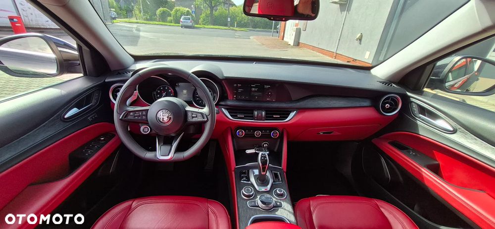 Alfa Romeo Stelvio - 12