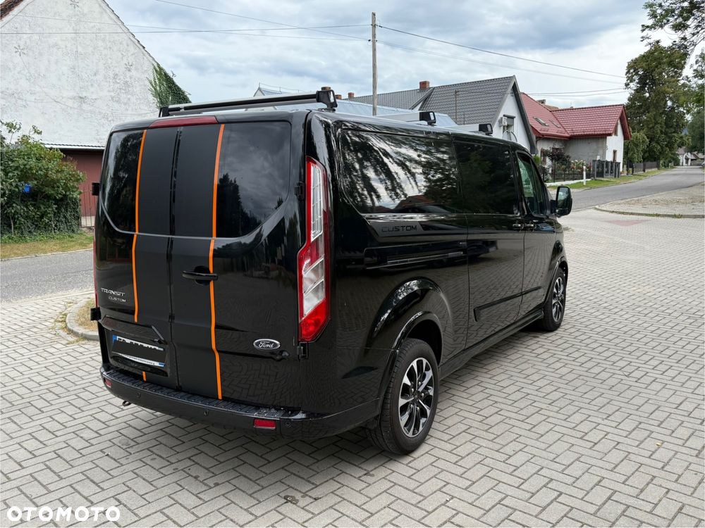 Ford Custom Sport - 4