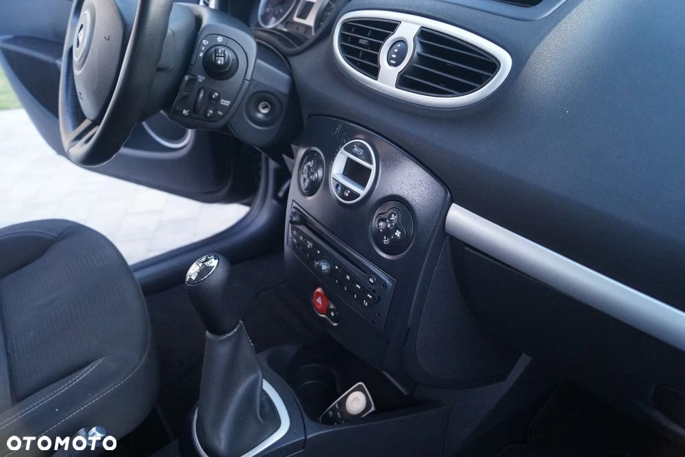 Renault Clio 1.2 16V 75 nightDay - 25