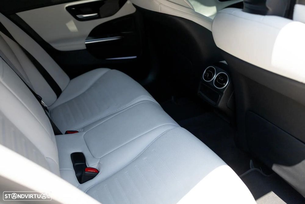 Mercedes-Benz C 300 e AMG Line - 33