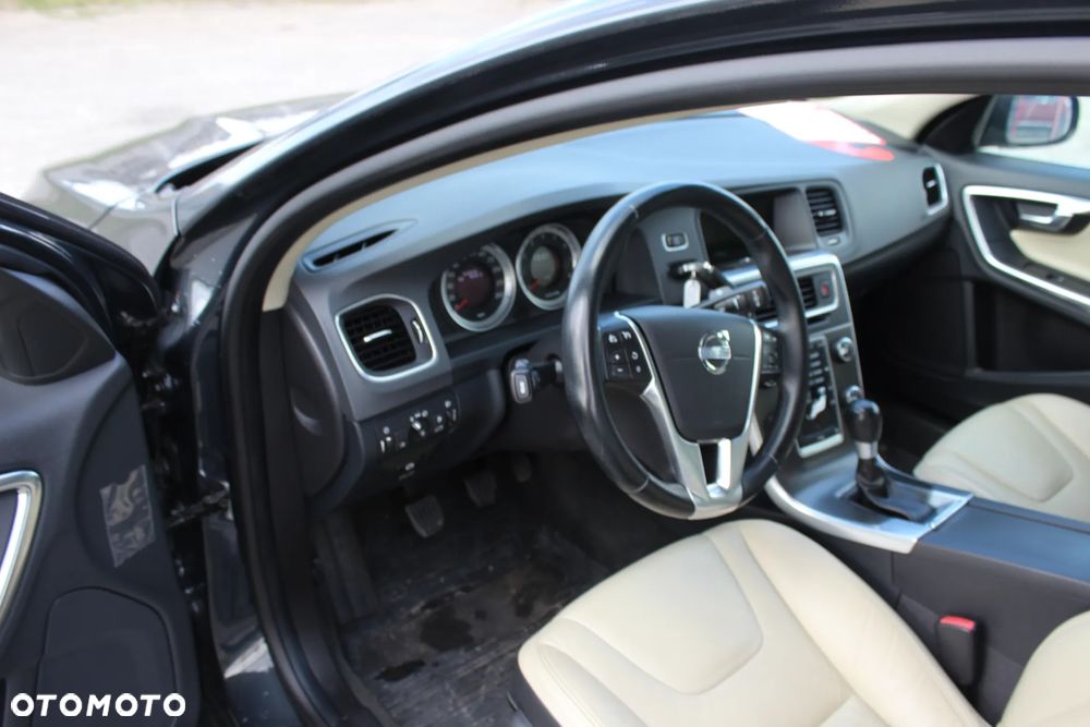 Volvo S60 T3 Summum - 15