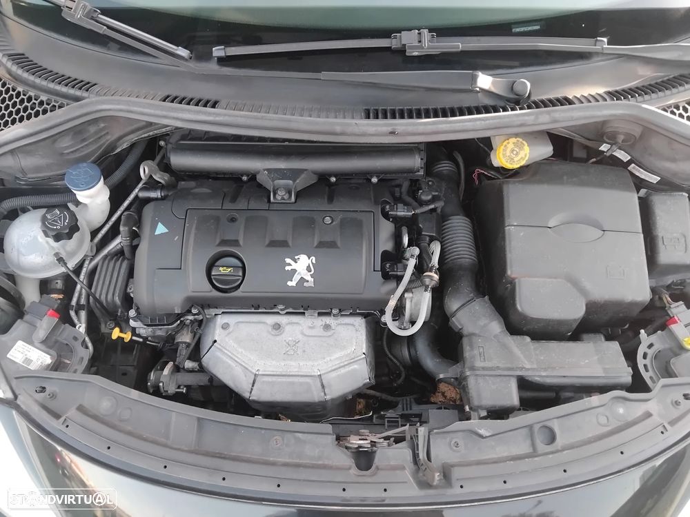 Peugeot 207 1.4 16V Trendy - 9