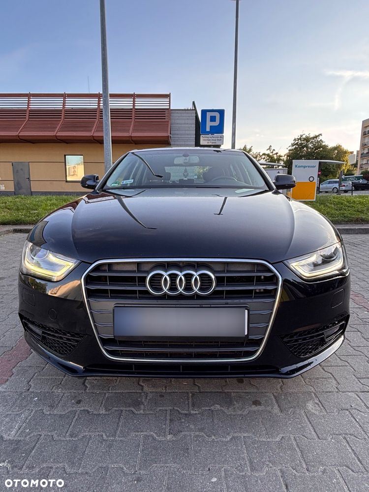 Audi A4 Limousine - 2