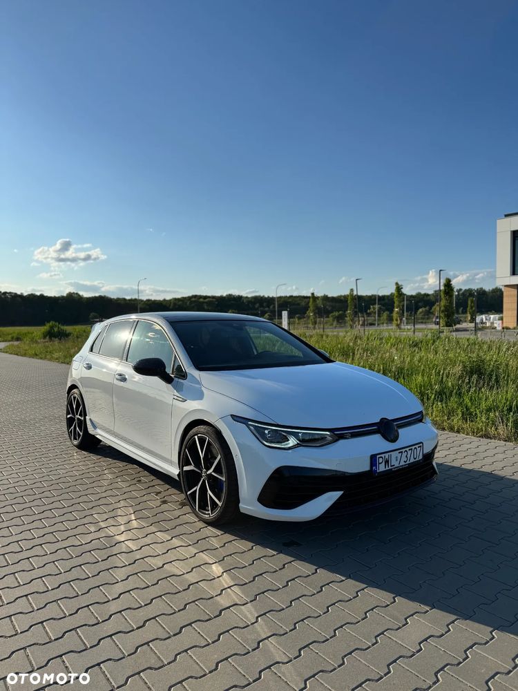 Volkswagen Golf - 1