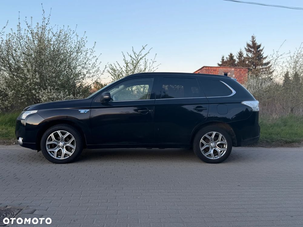 Mitsubishi Outlander Intense + - 13