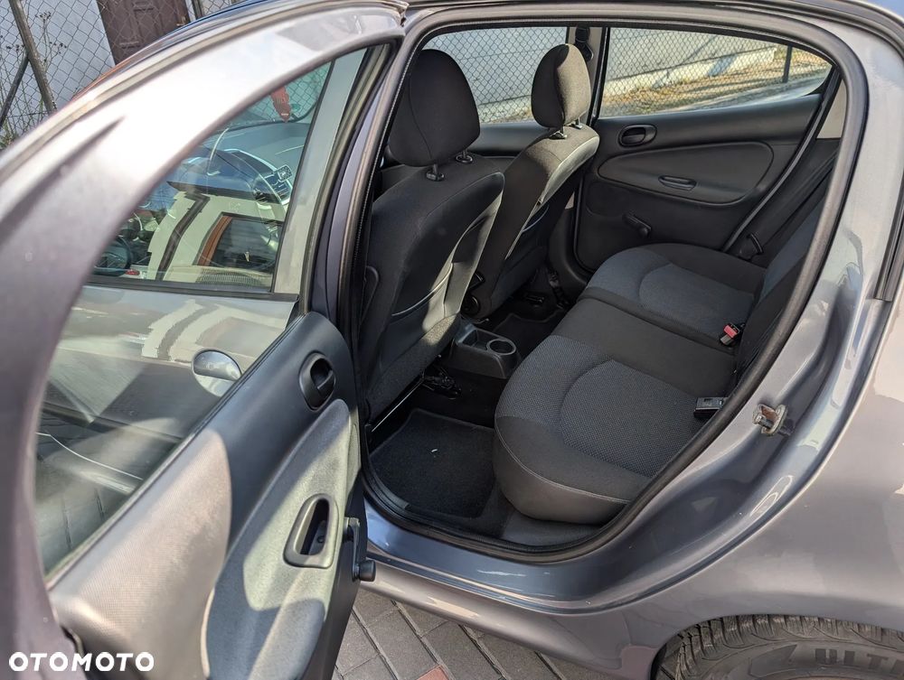 Peugeot 206 plus - 24