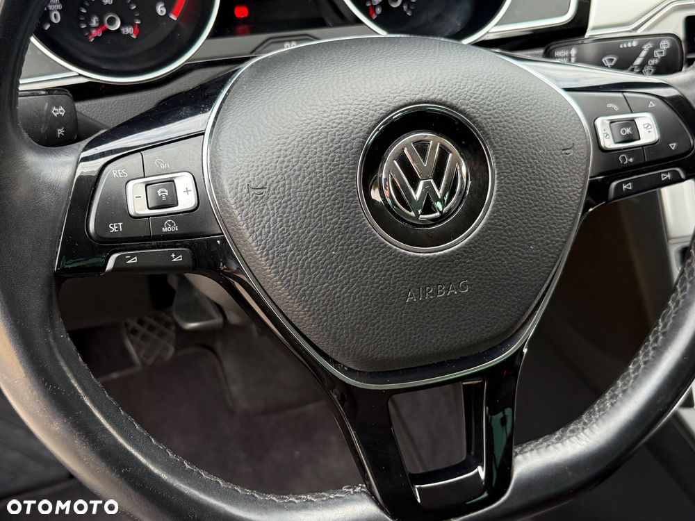 Volkswagen Passat 2.0 TDI (BlueMotion Technology) Comfortline - 26