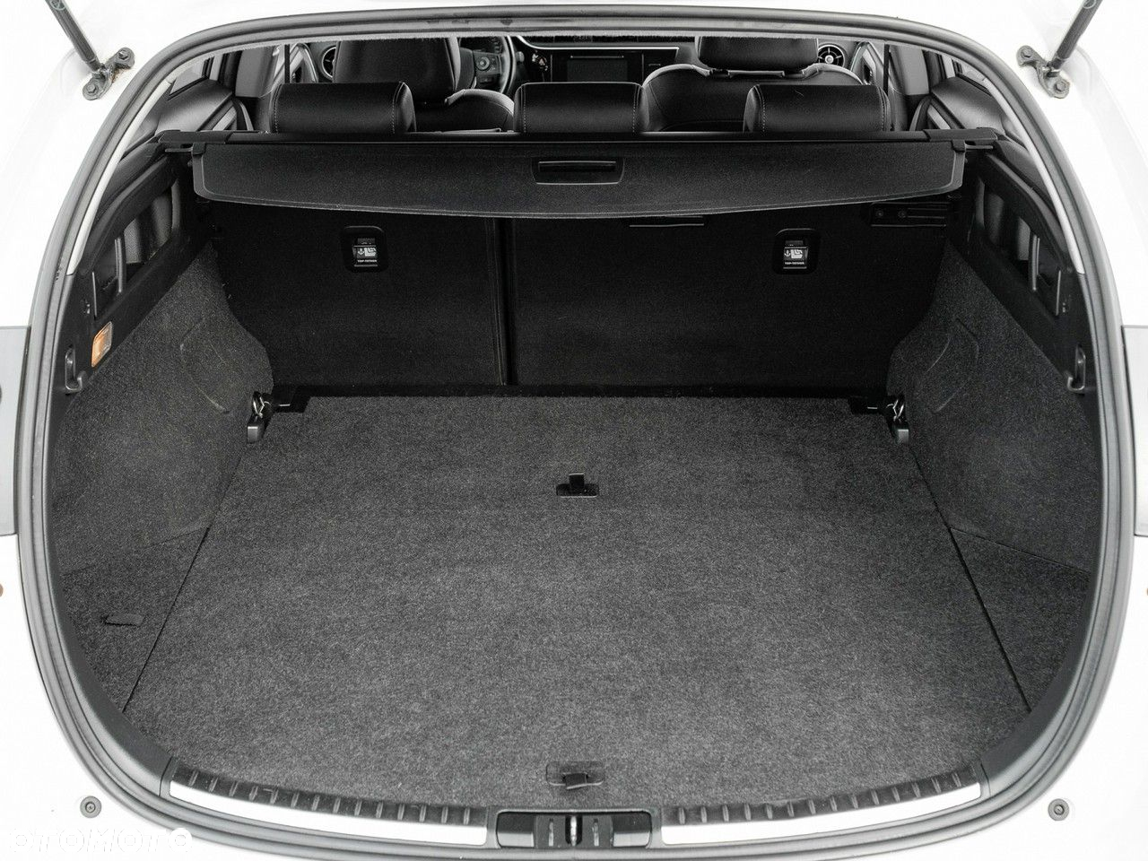 Toyota Auris Hybrid 135 Premium - 29