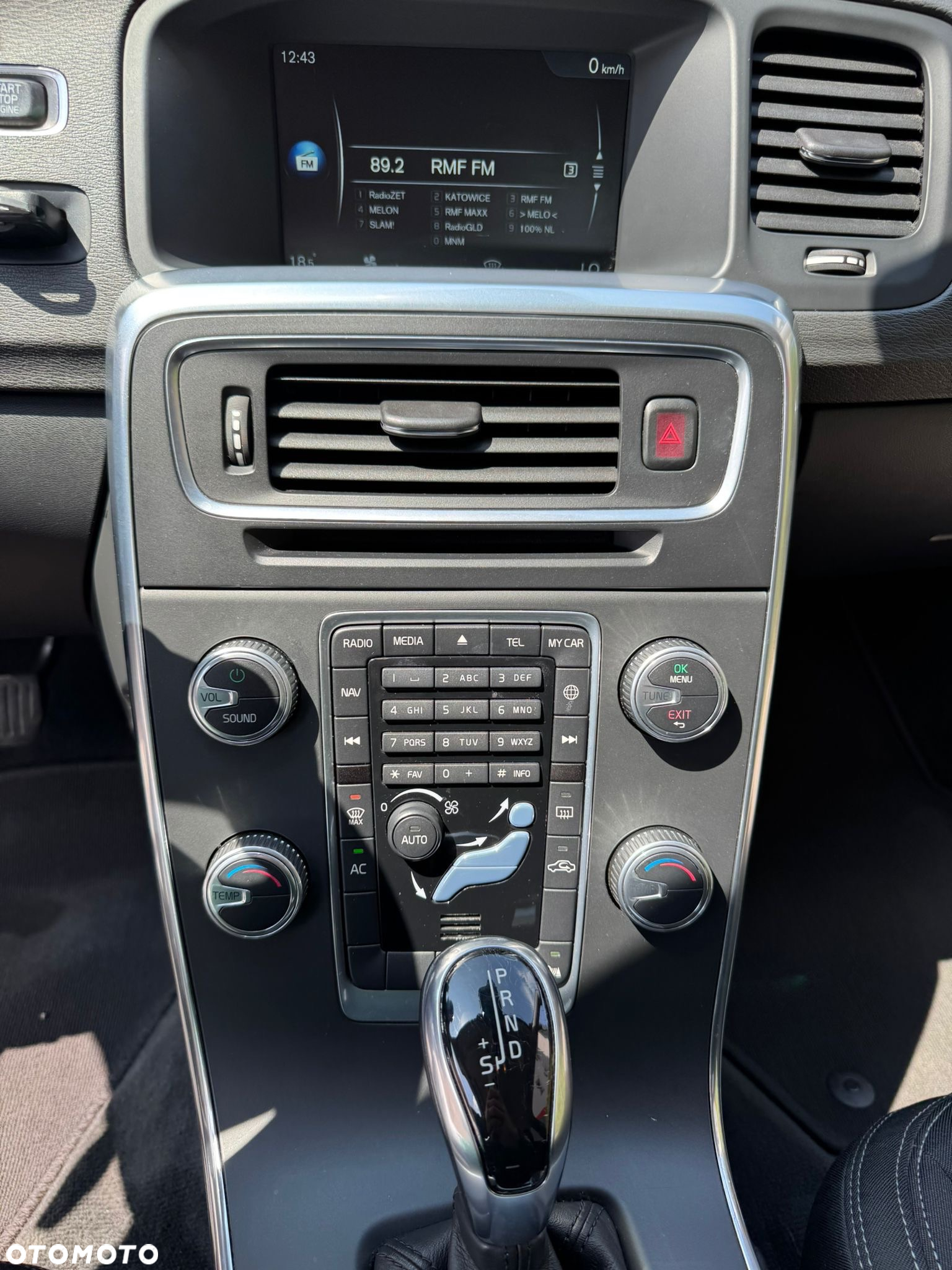 Volvo V60 D2 Momentum - 23