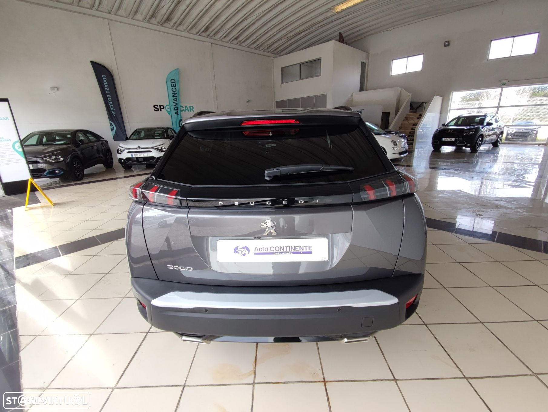 Peugeot 2008 1.2 PureTech Allure EAT8 - 23