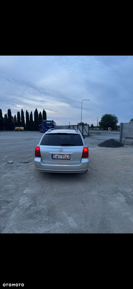 Toyota Avensis 1.8 VVT-i Terra Plus - 4
