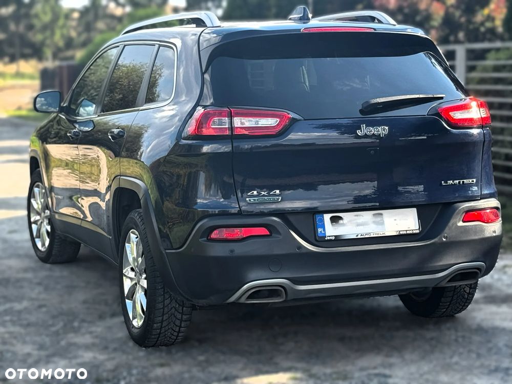 Jeep Cherokee - 13