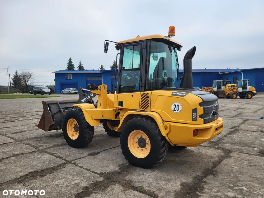 Volvo L 30 G spr z Niemiec 3944 mtg - 9