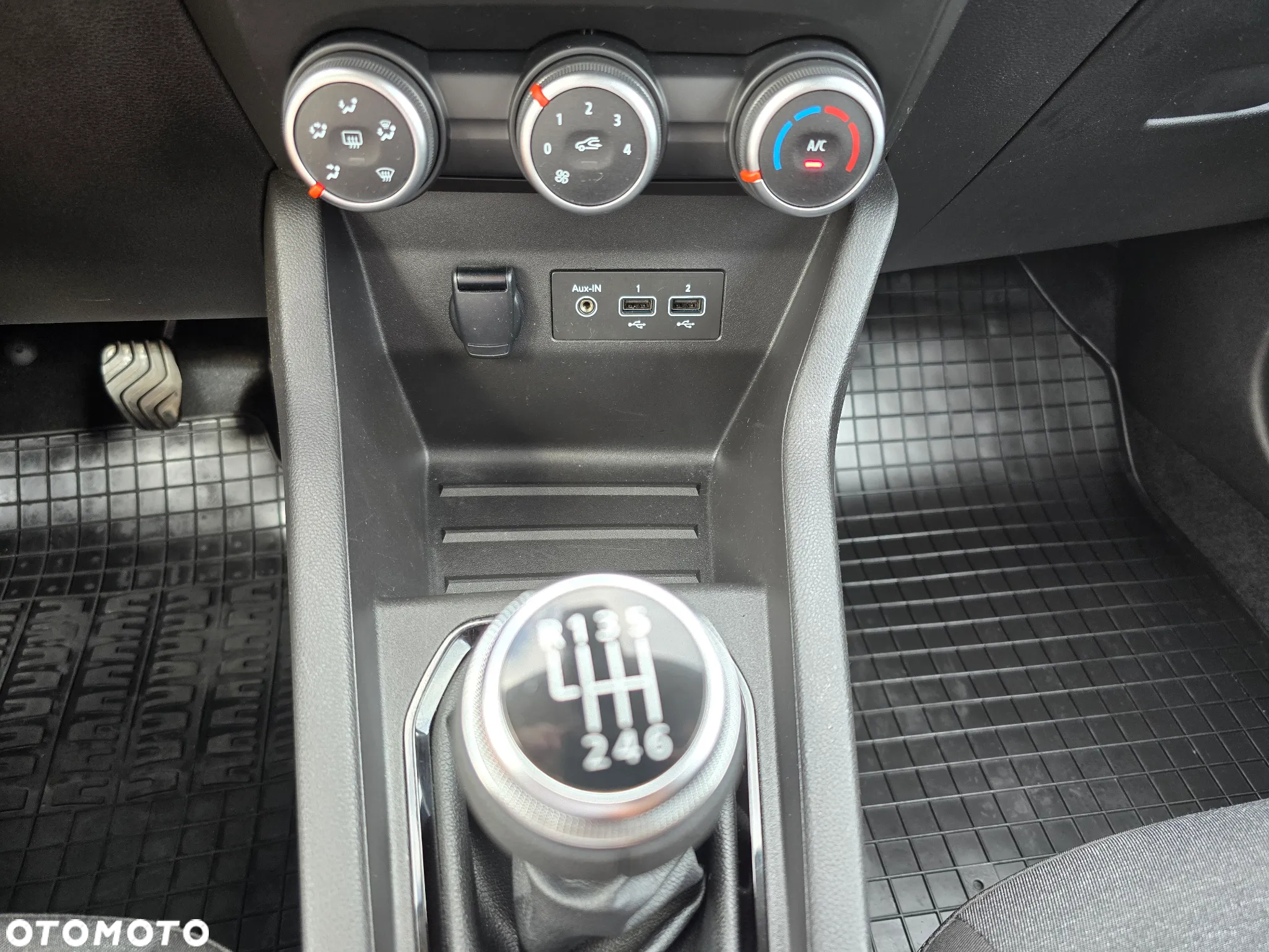 Renault Clio 1.0 TCe Equilibre - 13