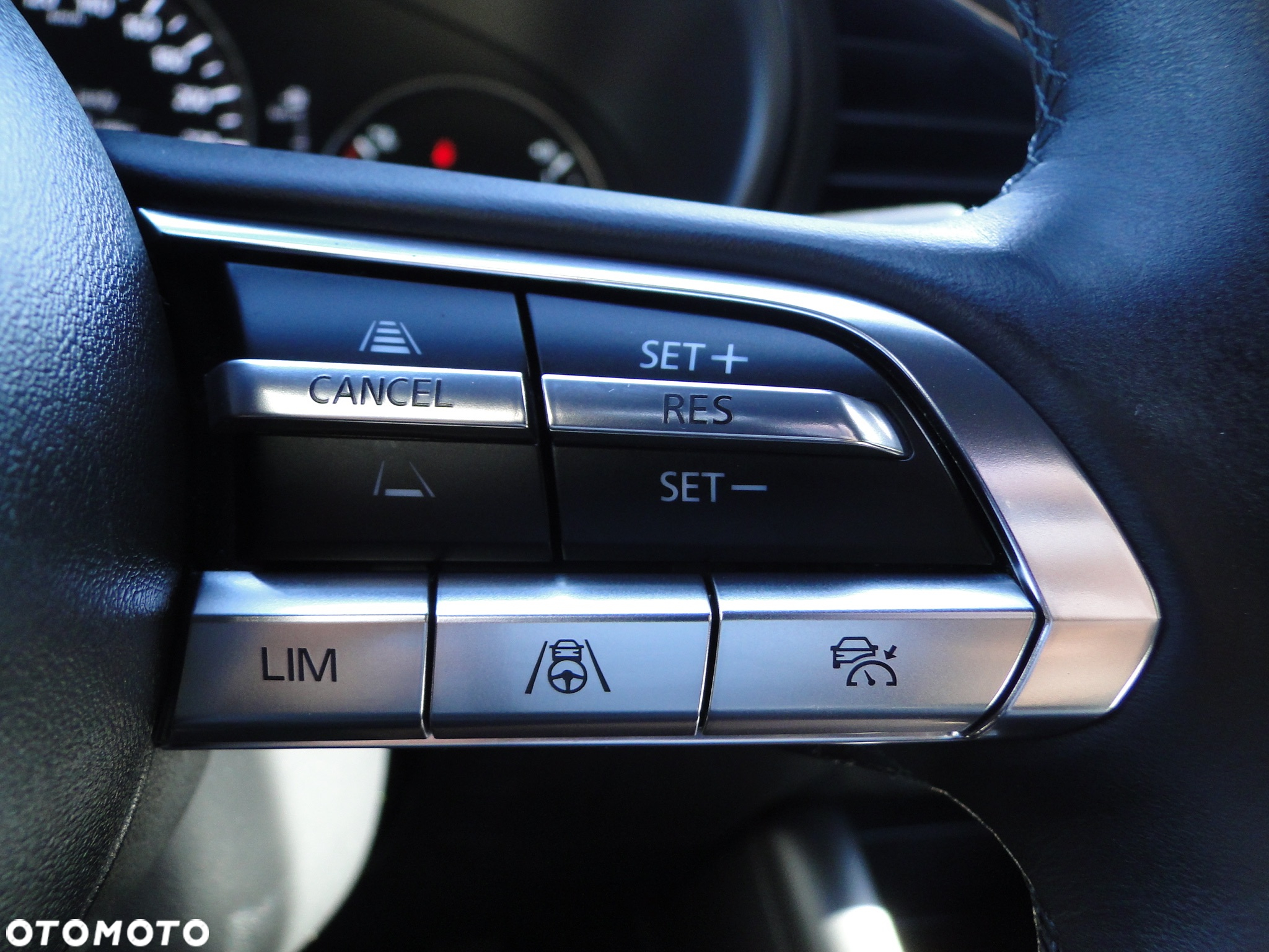 Mazda 3 SKYACTIV-G 2.0 M-Hybrid SELECTION - 25