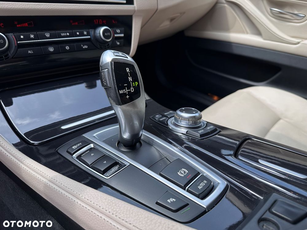 BMW Seria 5 520d Luxury Line - 23