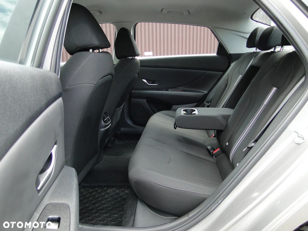 Hyundai Elantra 1.6 Smart - 27