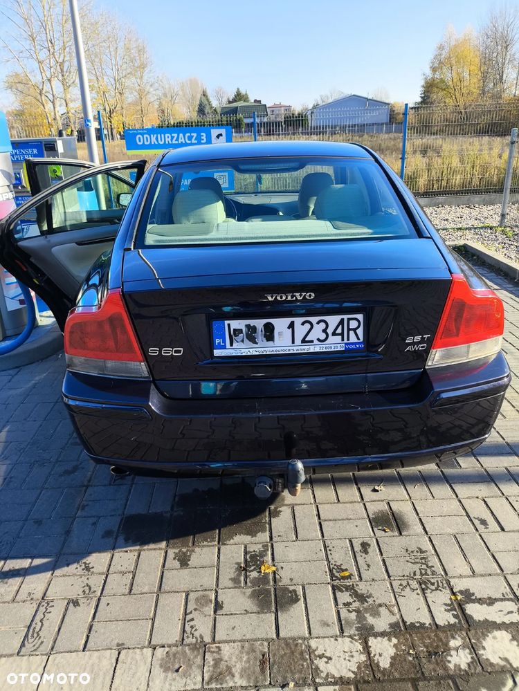 Volvo S60 2.5T Momentum - 17