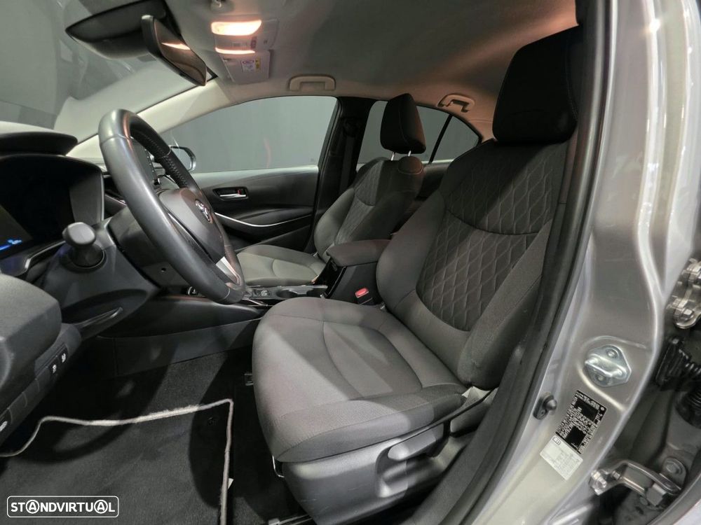 Toyota Corolla SD 1.8 Hybrid Exclusive - 17