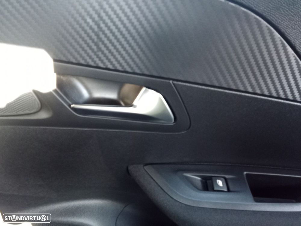 Peugeot 2008 1.2 PureTech Active - 21