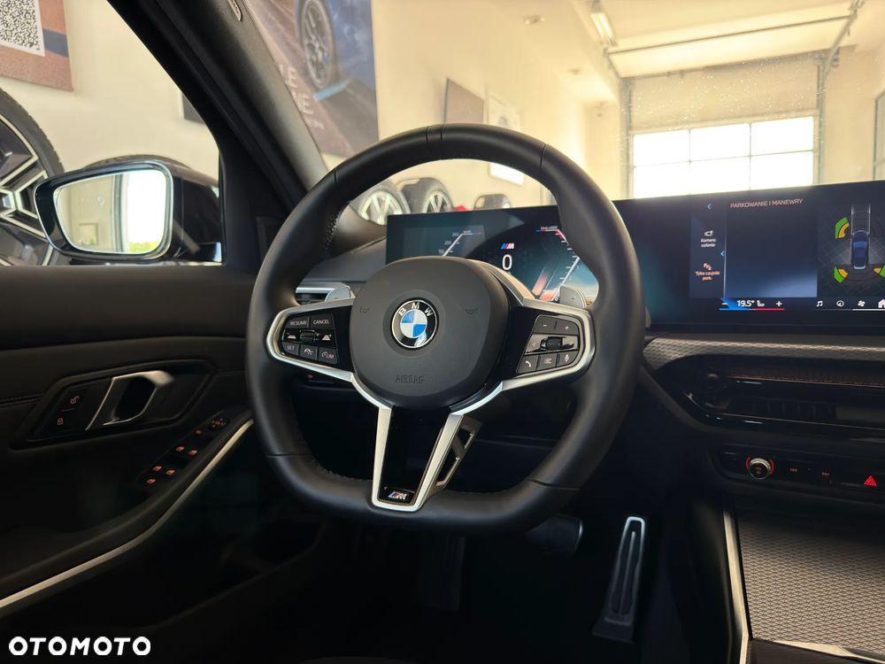 BMW Seria 3 330i xDrive M Sport - 17