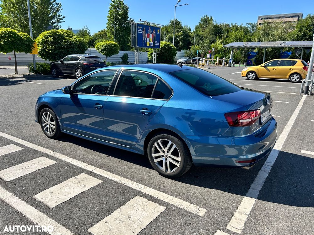 Volkswagen Jetta 2.0 TDI Comfortline - 6
