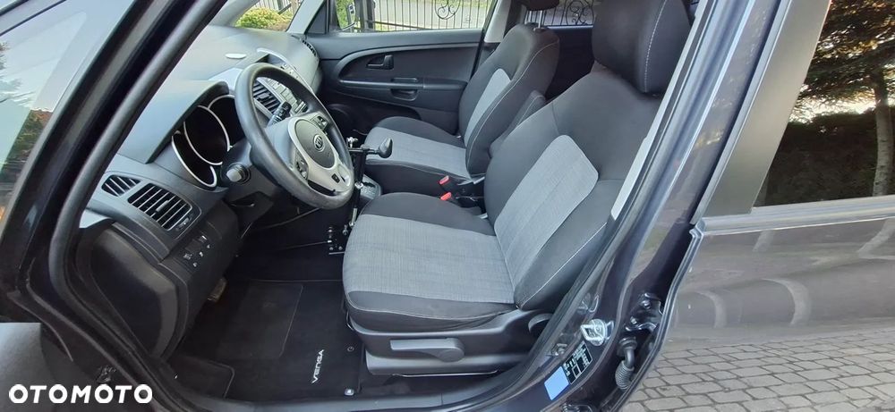 Kia Venga 1.6 M - 10