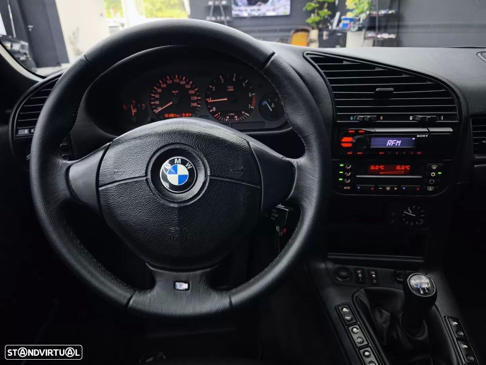BMW 318 i Cabriolet M Sport - 25