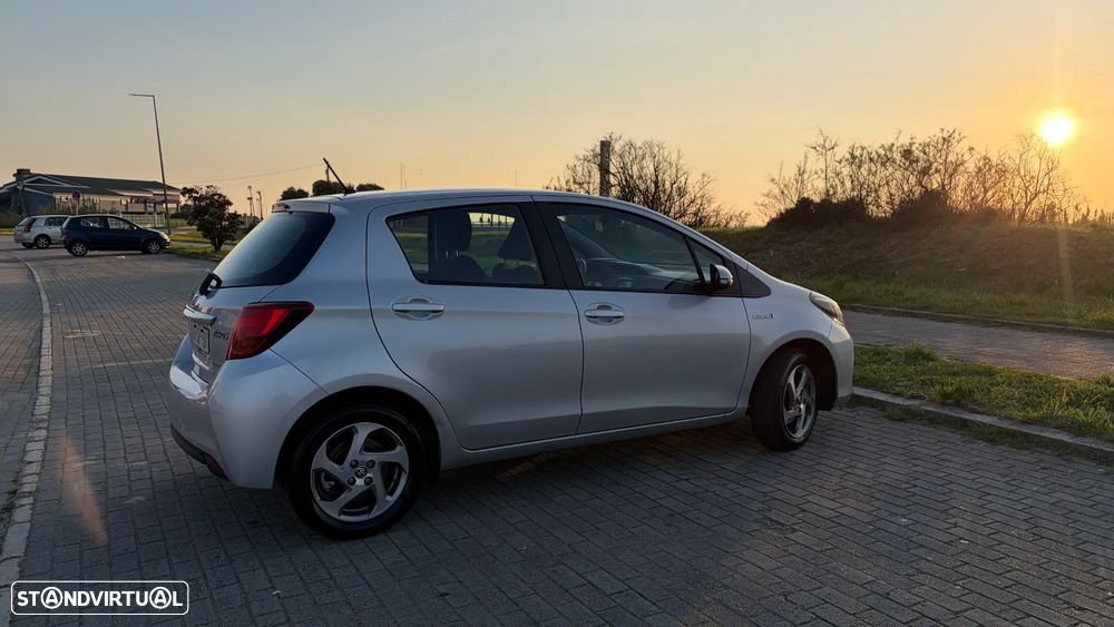 Toyota Yaris 1.5 HSD Comfort - 6
