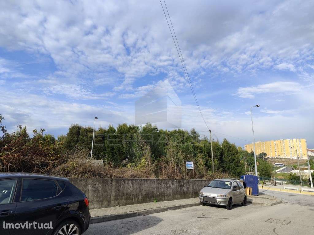 INVESTIDOR. Terreno loteado para 4 moradias, com projeto e especial... - Grande imagem: 4/15