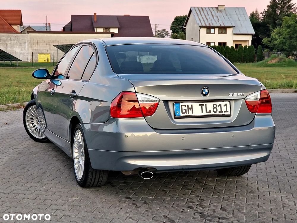 BMW Seria 3 320i - 17