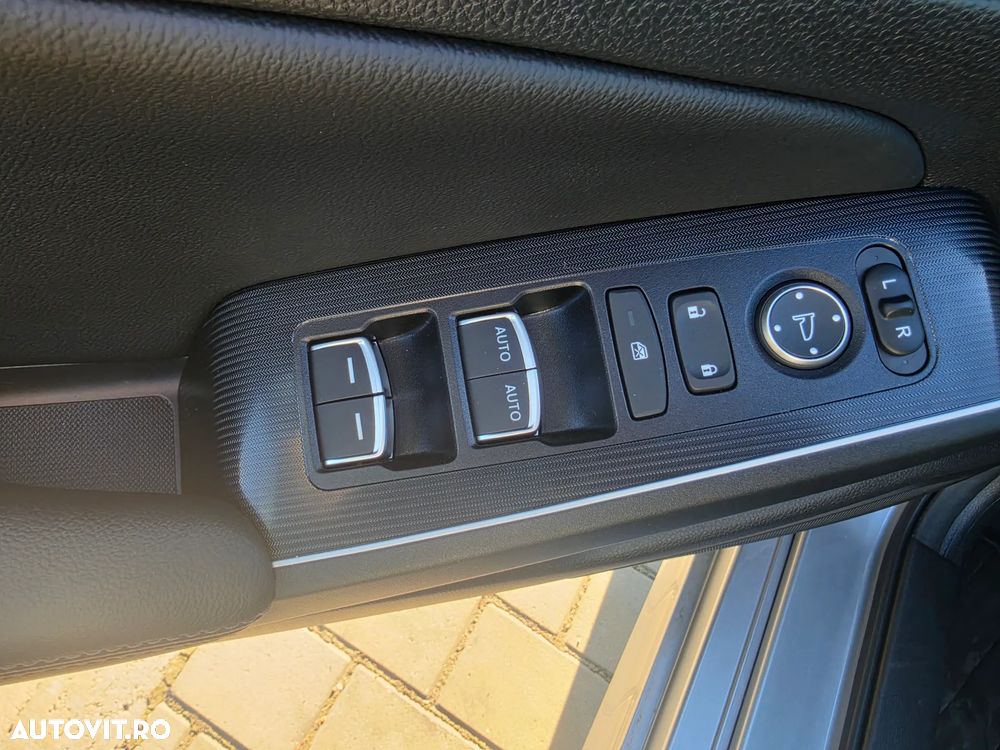 Honda Civic 2.0 e:HEV E-CVT Advance - 15