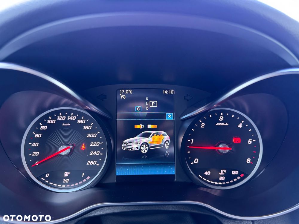 Mercedes-Benz GLC 220 d 4Matic 9G-TRONIC AMG Line - 29