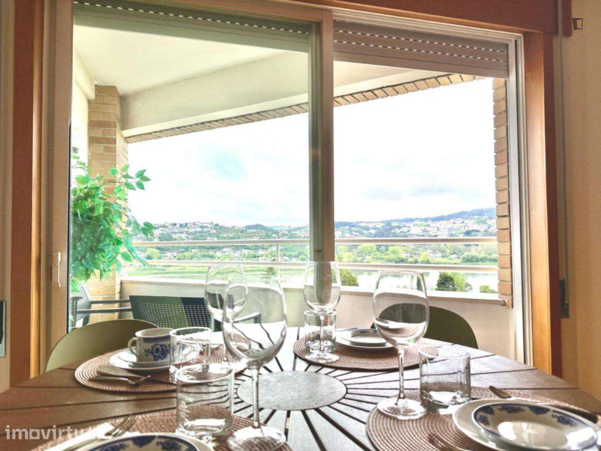 Apartamento com 1 quartos - localizado em Valbom Porto - Grande imagem: 4/15