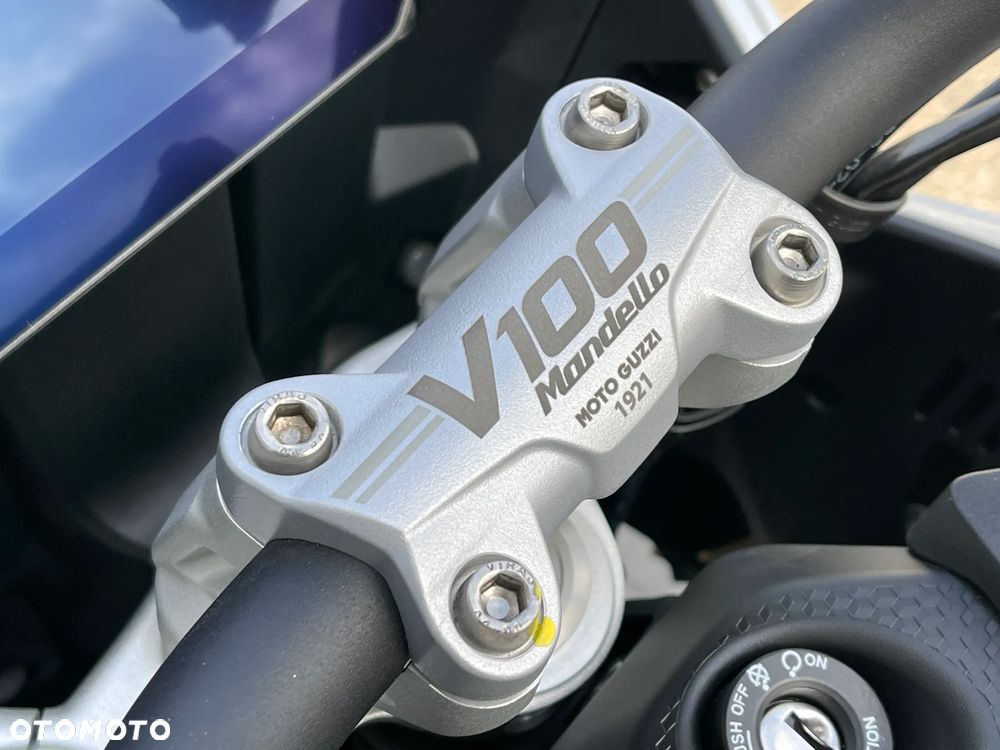 Moto Guzzi V100 Mandello - 12