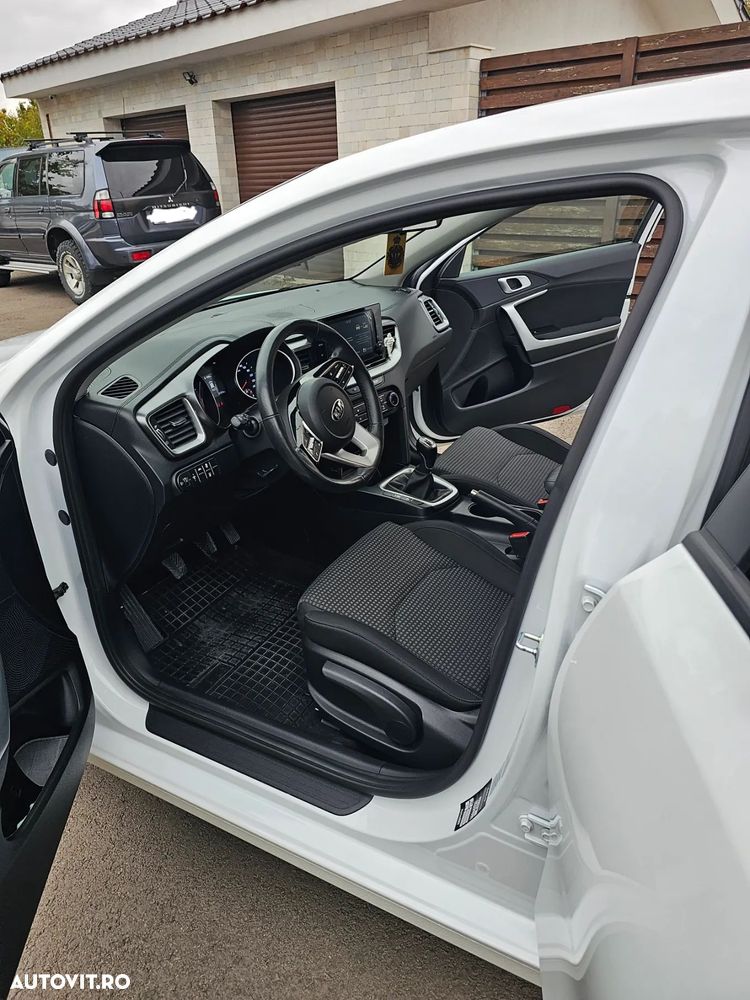 Kia Ceed - 13