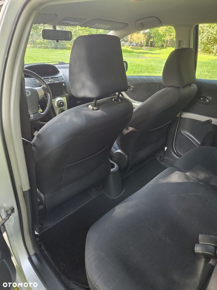 Toyota Yaris 1.4 D-4D Sol - 14