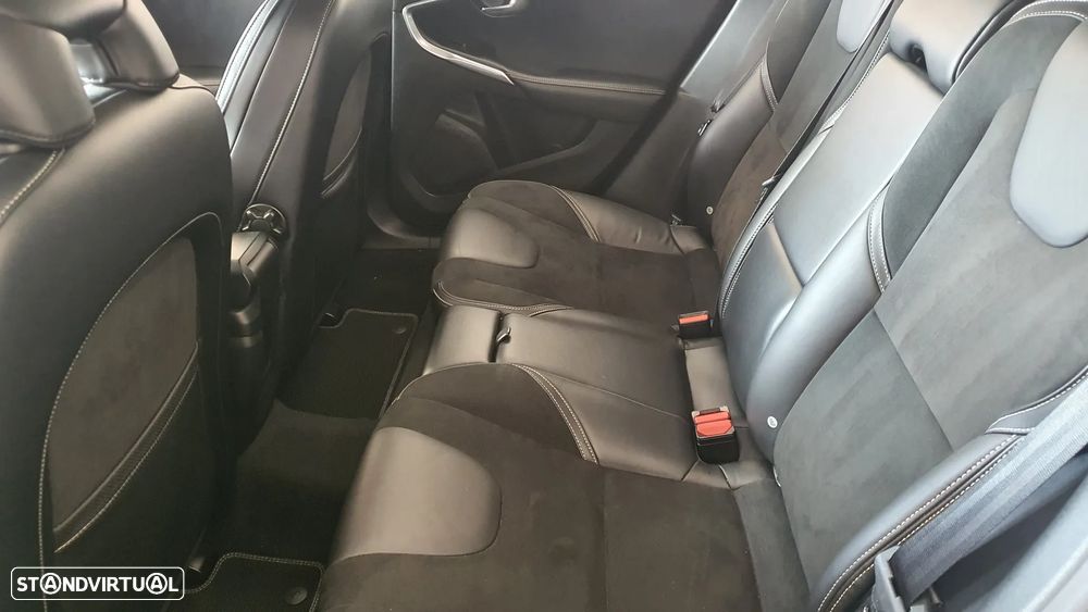 Volvo V40 2.0 D2 R-Design - 6