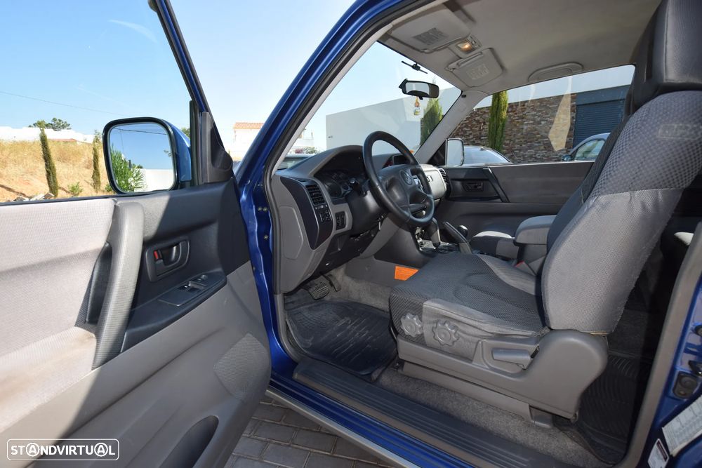 Mitsubishi Pajero - 15