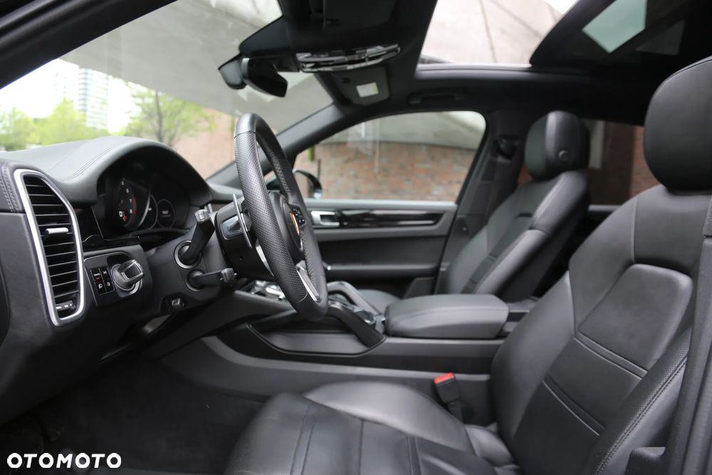 Porsche Cayenne - 17