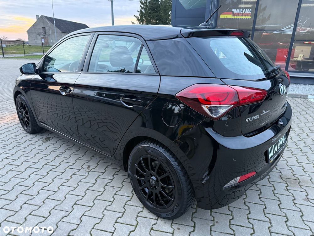 Hyundai i20 1.2 Trend - 12