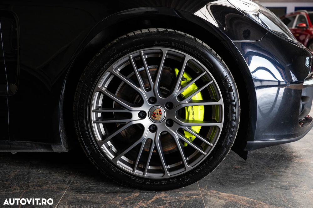 Porsche Panamera 4 E-Hybrid - 9