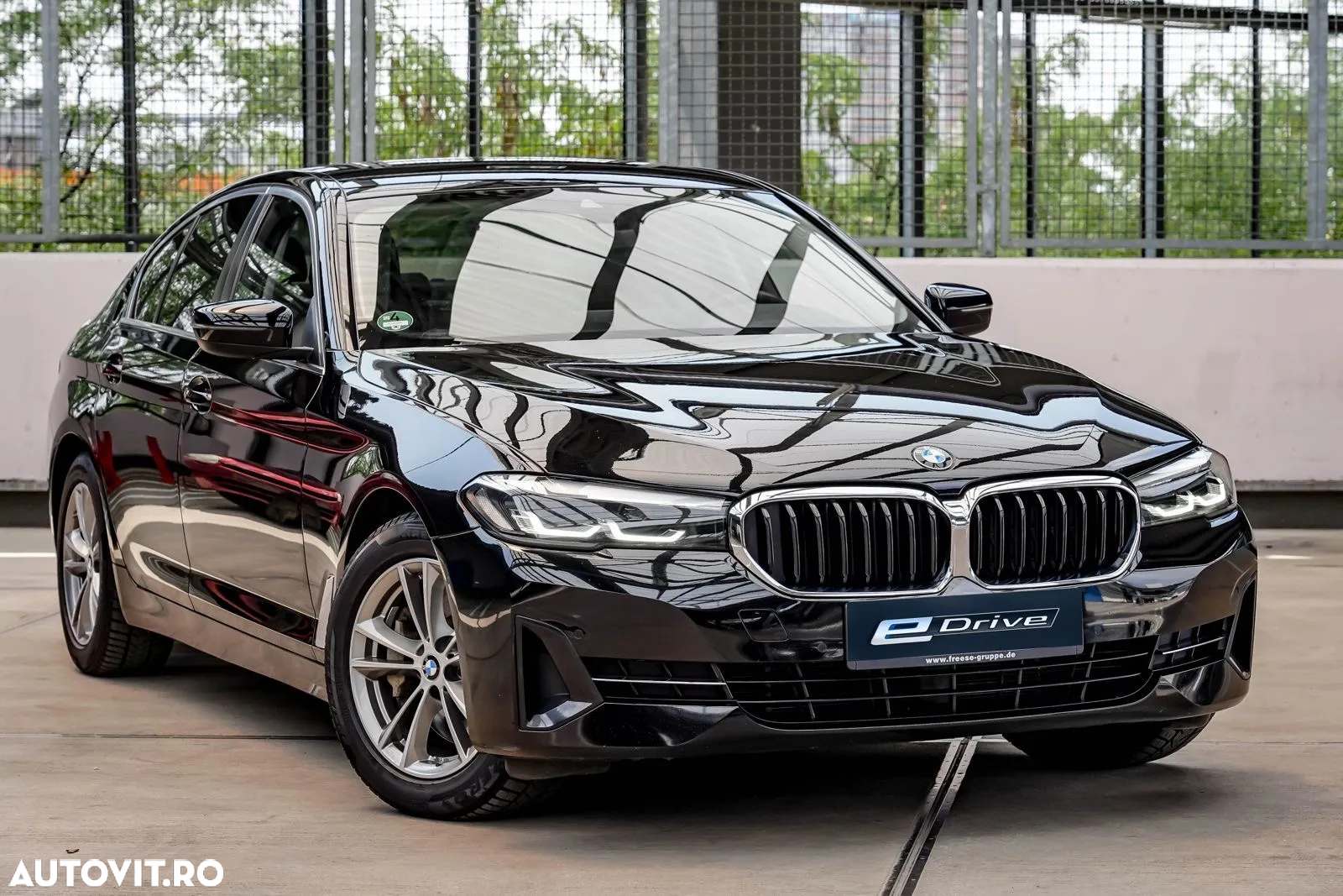 BMW Seria 5 530e Aut. - 3