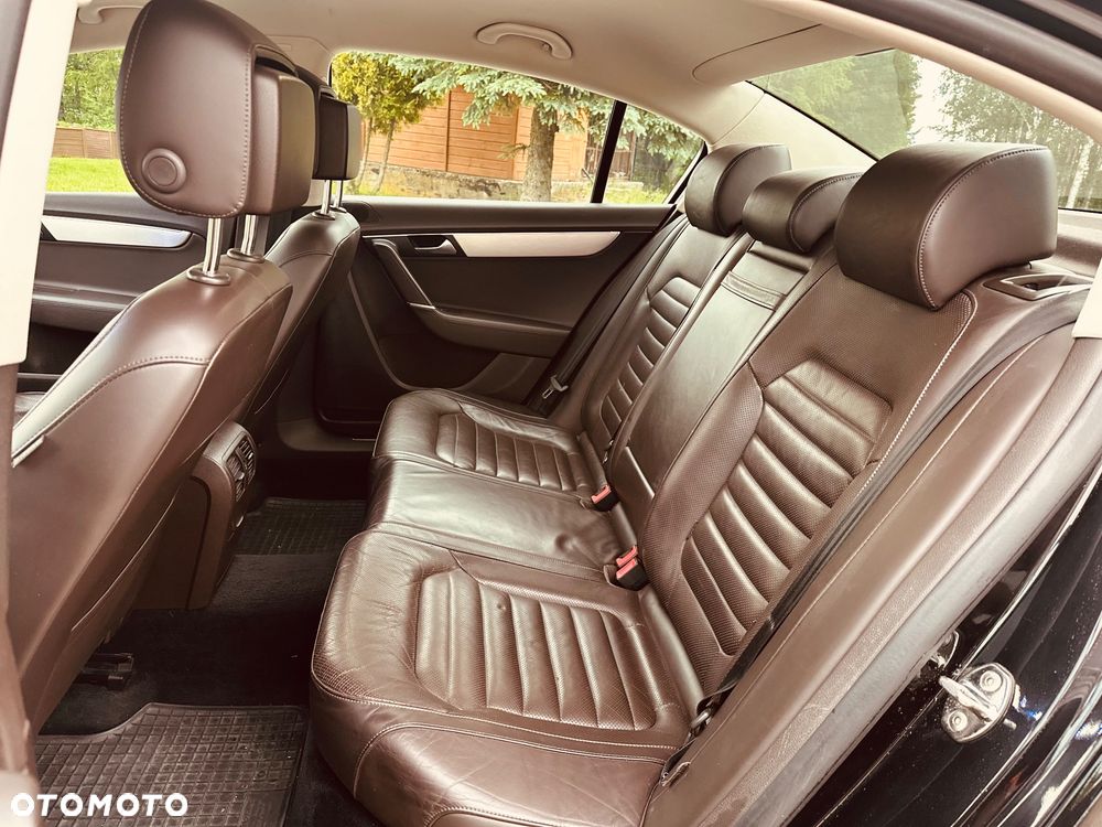 Volkswagen Passat 2.0 TDI 4Mot Highline DSG - 22