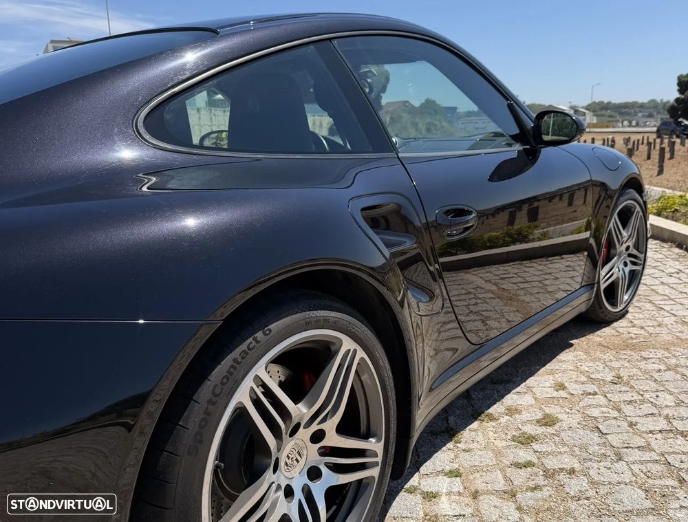 Porsche 911 (997) Turbo - 4